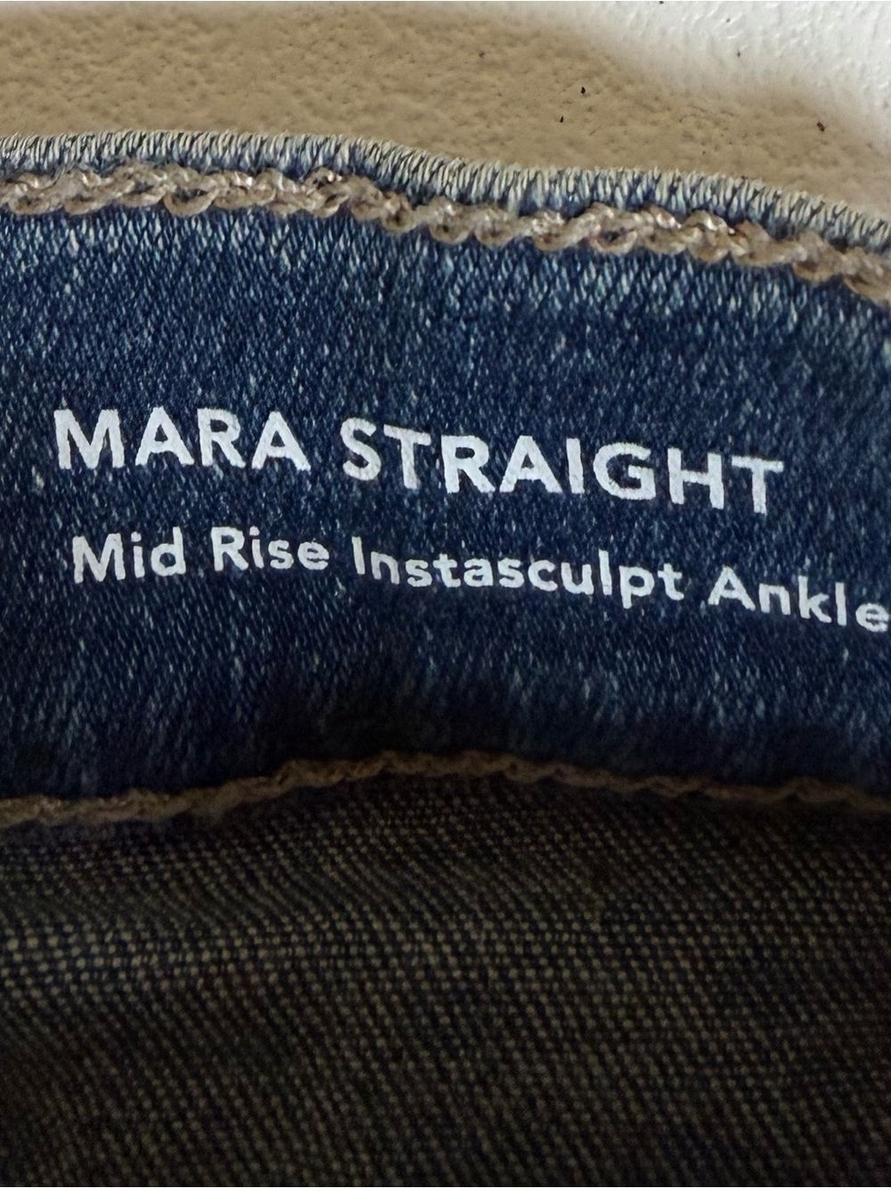 DL1961 NWT Distressed High Rise Straight Leg Jeans Size 27 Retail $199 - Picture 6 of 10